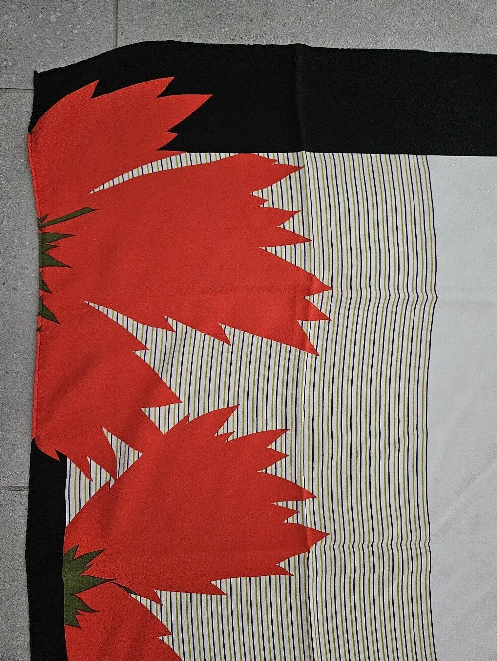 ❤️NINA RICCI Red and White Floral Silk Scarf made in Italy 32